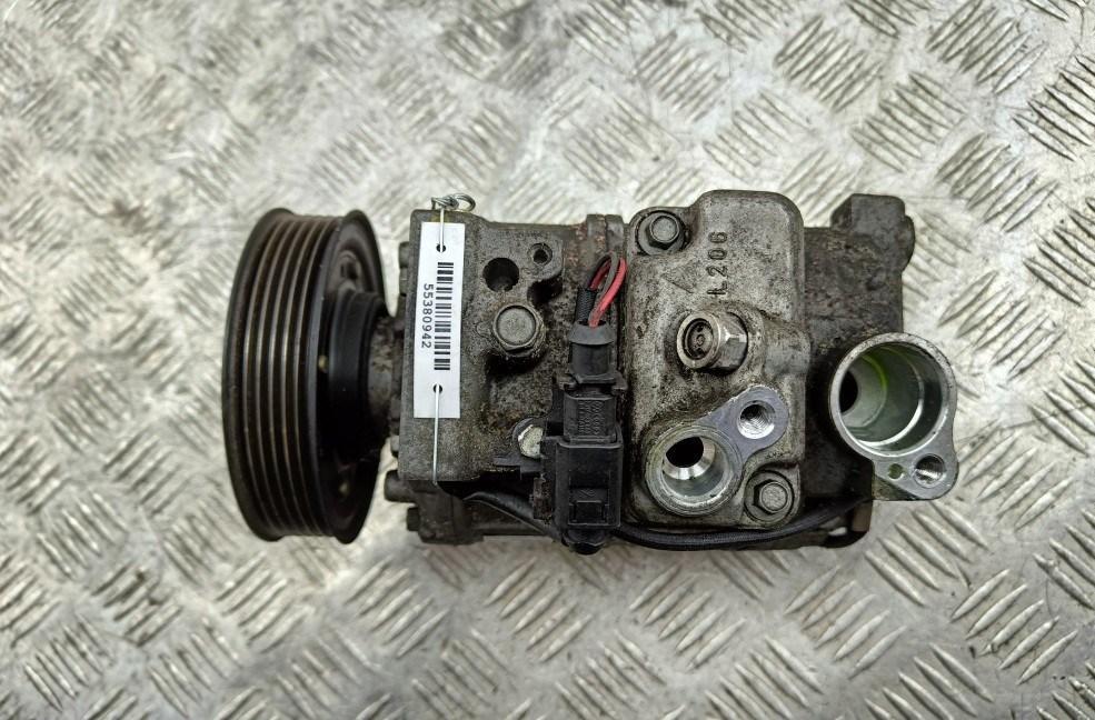 компрессор кондиционера Audi A4 B6 2002, 2.0 л., бензин, 8E0260805AF