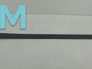 молдинг двери передней правой Volkswagen Caddy 3 поколение 2006, 2.0 л., бензин, МКПП, красный, фургон, 2K0853516C