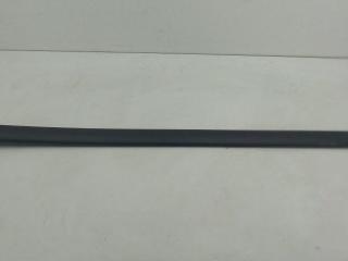 молдинг двери передней правой Volkswagen Caddy 3 поколение 2006, 2.0 л., бензин, МКПП, красный, фургон, 2K0853516C