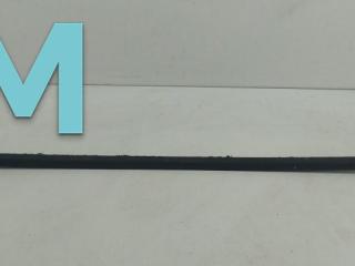 Молдинг стекла двери наружный Volkswagen Caddy 3 поколение 2006, 2.0 л., бензин, МКПП, красный, фургон