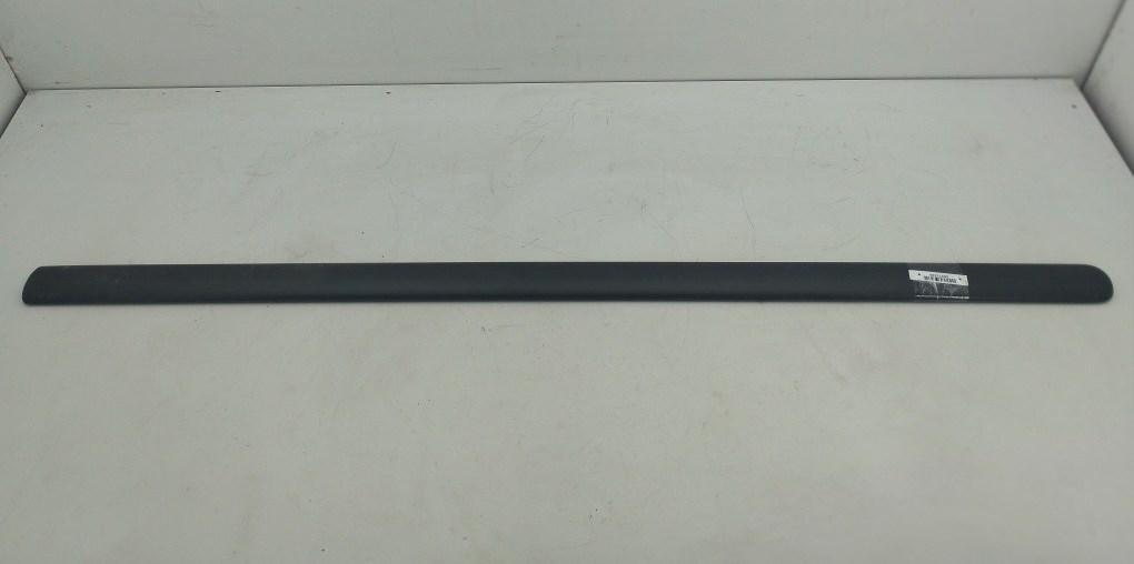 молдинг двери передней левой Volkswagen Caddy 2006, 2.0 л., бензин, МКПП, красный, фургон, 2K0853515C