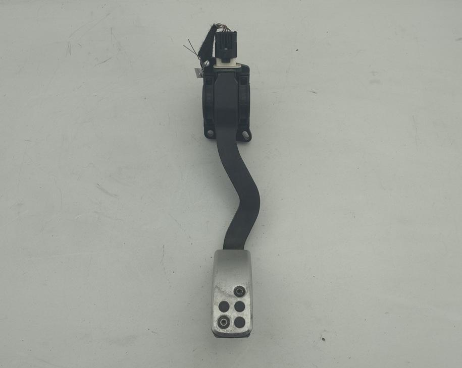 педаль Peugeot 307 2004, 2.0 л., бензин, МКПП, серый, кабриолет, 9647781377