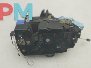 замок двери передней правой Volkswagen Caddy 3 поколение 2006, 2.0 л., бензин, МКПП, красный, фургон, 3D1837016