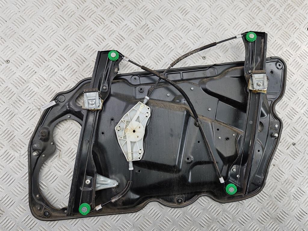 стеклоподъемник электрический передний левый Volkswagen Passat B6 2008, 2.0 л., дизель, МКПП, серый, универсал