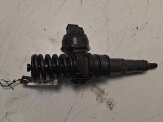 форсунка Volkswagen Passat B6 2007, 2.0 л., дизель, МКПП, серый, универсал, 038130073BQ