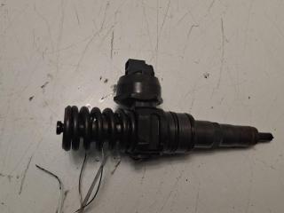 форсунка Volkswagen Passat B6 2007, 2.0 л., дизель, МКПП, синий, универсал, 038130073BQ