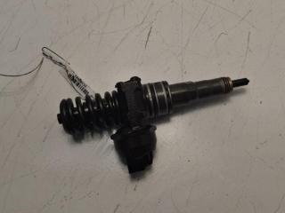 форсунка Volkswagen Passat B6 2007, 2.0 л., дизель, МКПП, серый, универсал, 038130073BQ