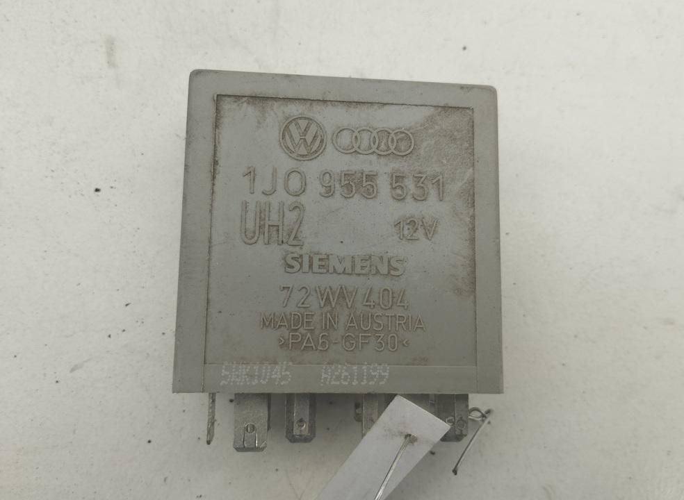 Реле стеклоочистителя (дворников) Volkswagen Bora 2000, 1.9 л., дизель, МКПП, зелёный, универсал, 1J0955531