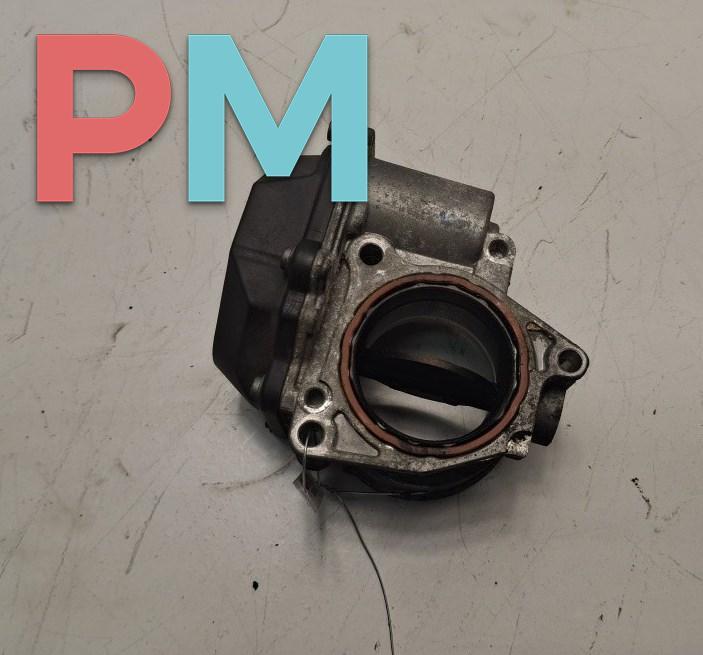 заслонка дроссельная Volkswagen Passat B6 2007, 2.0 л., дизель, МКПП, серый, универсал, 03G128063G - фото №1