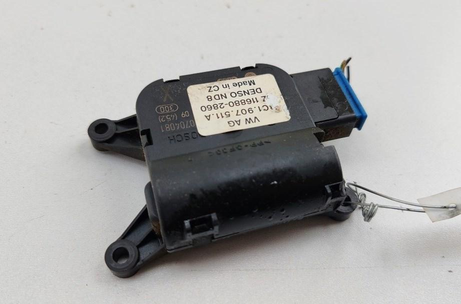 моторчик заслонки печки Volkswagen Passat B6 2008, 2.0 л., дизель, МКПП, синий, универсал, 3C0907511 - фото №1