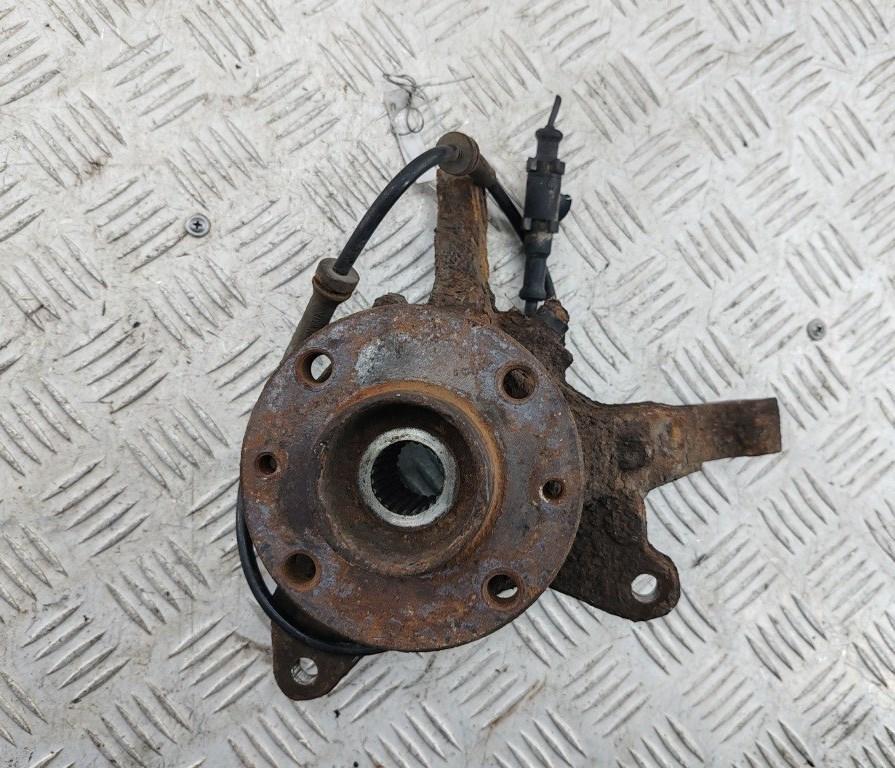 ступица передняя правая Renault Scenic I 2001, 1.6 л., бензин, МКПП, зелёный, минивэн