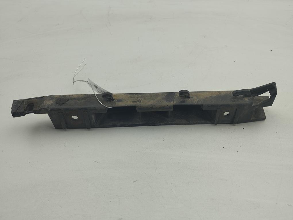 кронштейн переднего бампера BMW 7 E65/E66 2003, 4.4 л., бензин, АКПП, зелёный, седан, 8223247