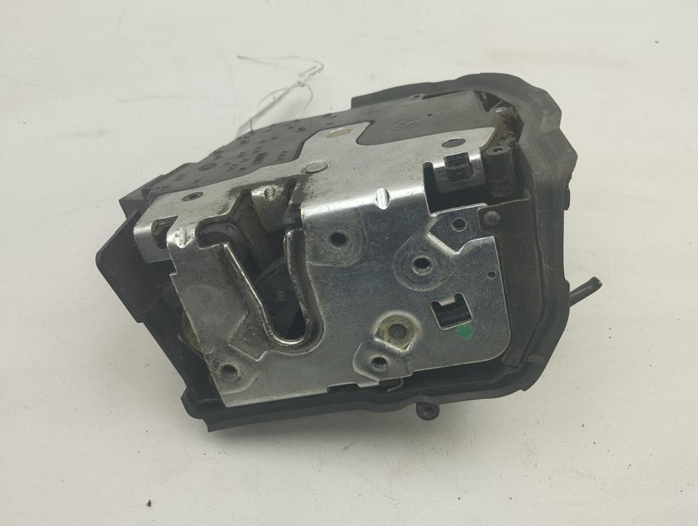 замок двери передней правой BMW 3 E46 2000, 1.9 л., бензин, МКПП, серый, купе