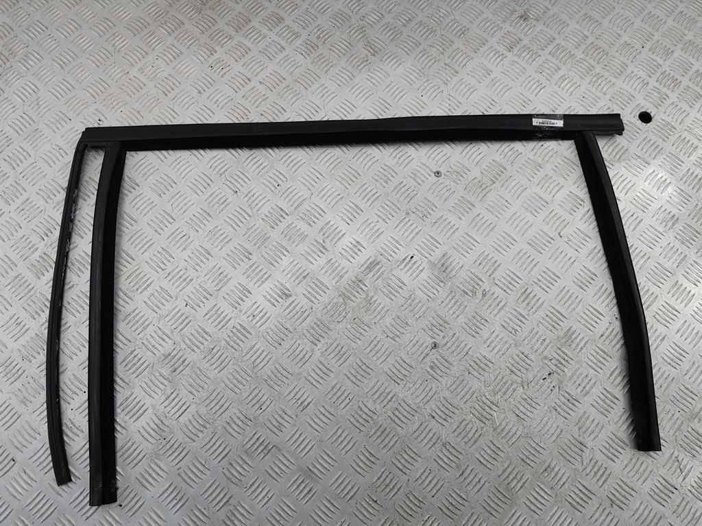 уплотнитель двери Ford Galaxy 2006, 2.0 л., дизель, МКПП, серый, минивэн