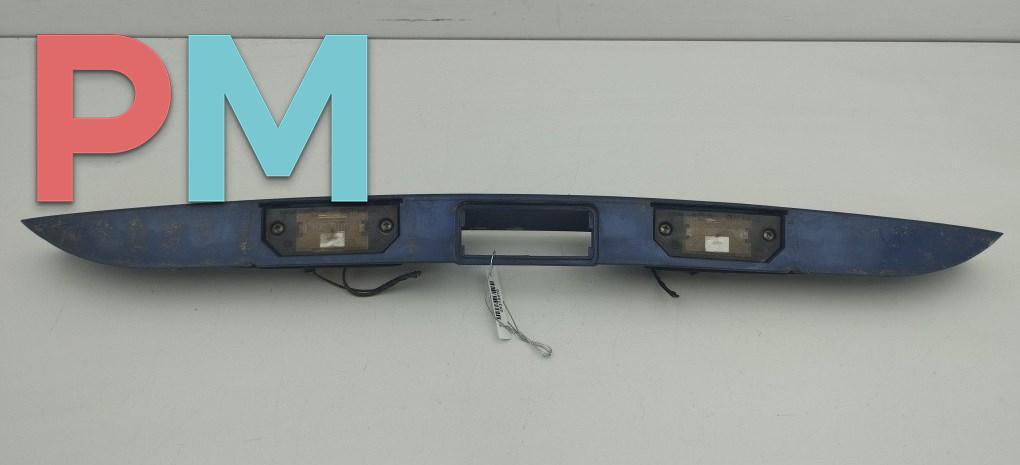 накладка подсветки номера Ford C-Max 2 поколение 2010, 2.0 л., дизель, АКПП, синий, минивэн, 6M51R43404BC - фото №1