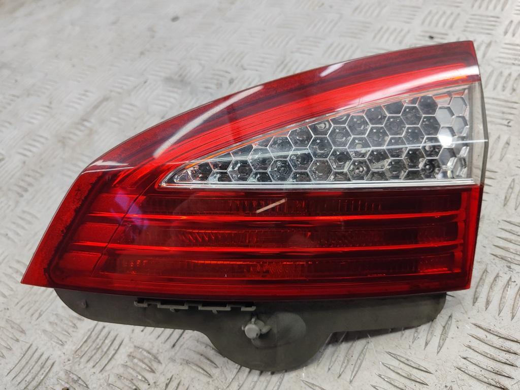 фонарь крышки багажника правый Ford Mondeo IV 2007, 2.0 л., дизель, МКПП, чёрный, универсал, 7S7113A602