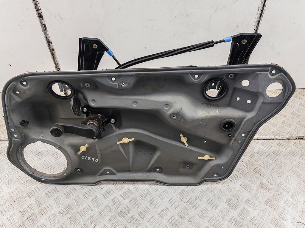 стеклоподъемник передний правый Volkswagen Golf 4 поколение 2001, 1.9 л., дизель, МКПП, синий, универсал, 1J4837756 - фото №1