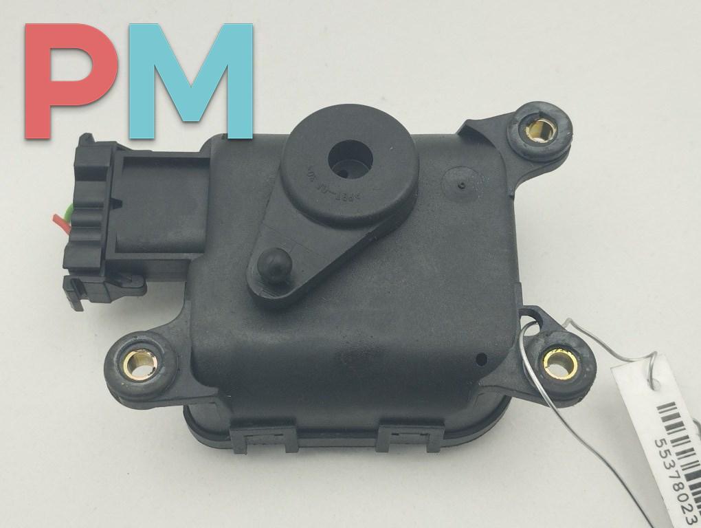 моторчик заслонки печки Opel Astra G 1999, 1.6 л., бензин, МКПП, серый, универсал, 0132801134 - фото №1
