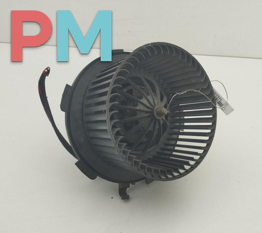 моторчик печки Opel Zafira 2 поколение (B) 2006, 1.9 л., дизель, МКПП, чёрный, минивэн, D8087 - фото №1