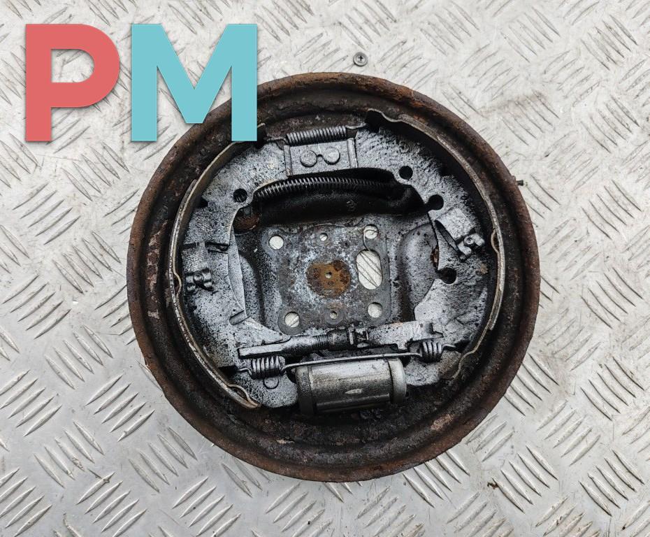 защитный кожух тормозного механизма Ford Fusion 1 поколение 2004, 1.4 л., бензин, МКПП, синий, хетчбэк 5 дв. - фото №1