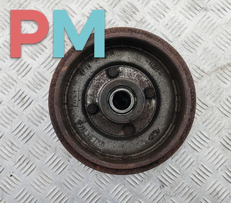 ступица задняя левая Ford Fusion 1 поколение 2004, 1.4 л., бензин, МКПП, синий, хетчбэк 5 дв. - фото №1