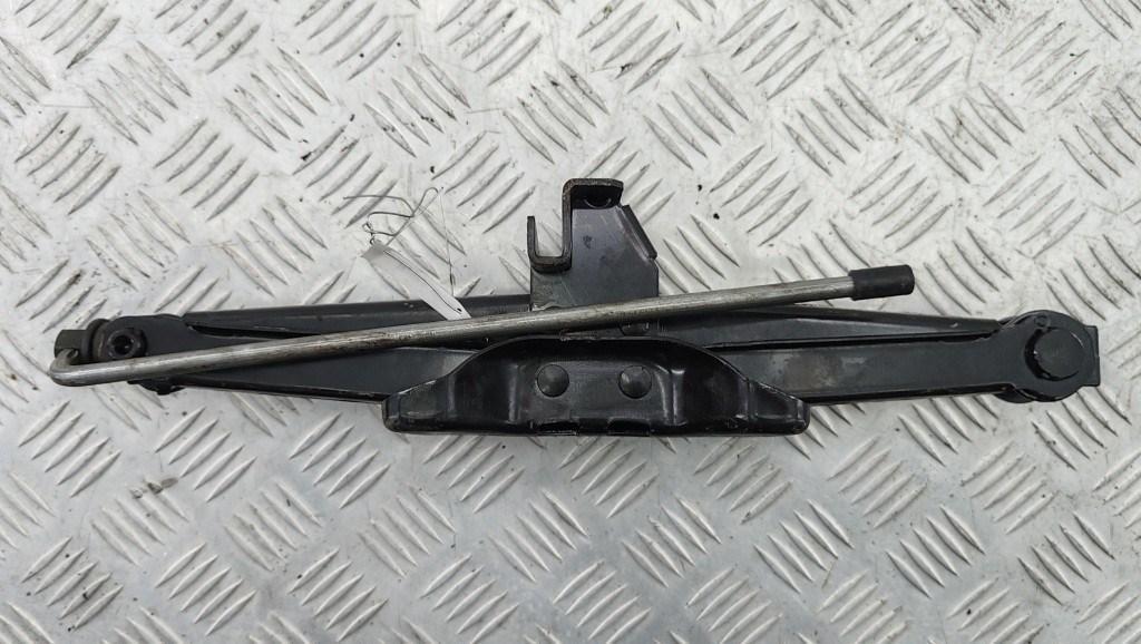домкрат Ford Mondeo IV 2007, 2.0 л., дизель, МКПП, чёрный, универсал, 6G9217080CB
