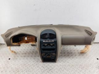 панель передняя салона (торпедо) Hyundai Santa Fe 1 поколение (SM) 2001, 2.0 л., дизель, МКПП, коричневый, внедорожник 5 дв.