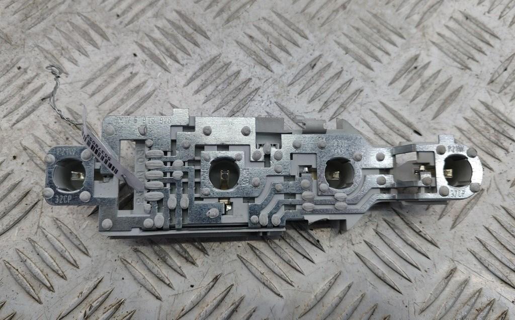 Плата фонаря заднего правого BMW 3 E46 2002, 1.8 л., бензин, МКПП, чёрный, хетчбэк 3 дв., 6918926