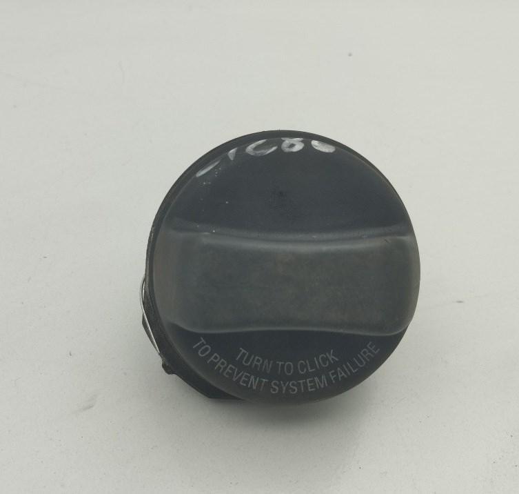 пробка топливного бака Volvo V70 2 поколение 2001, 2.3 л., бензин, АКПП, чёрный, универсал - фото №1