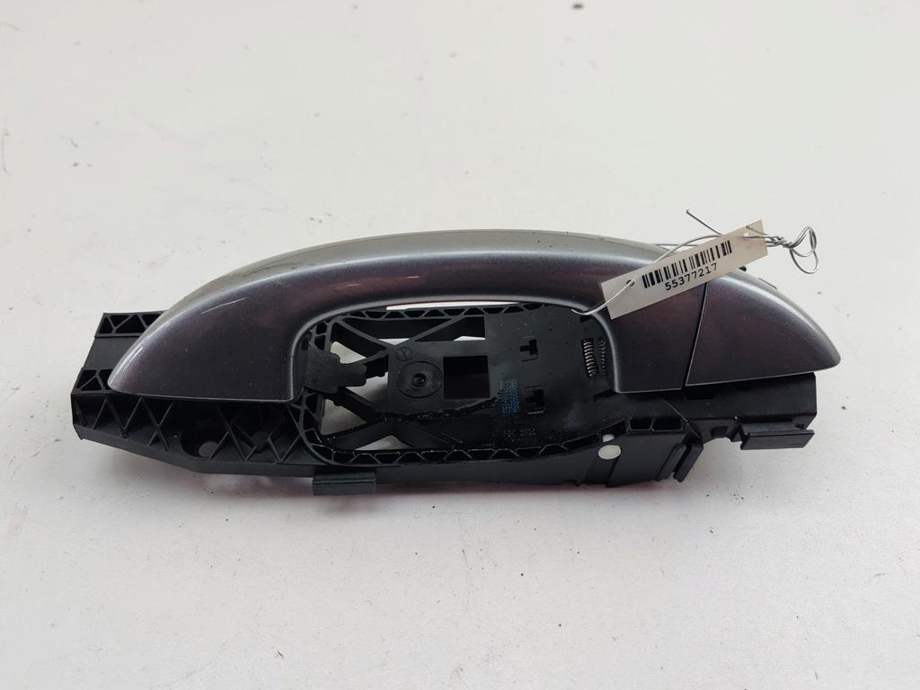 ручка наружная передняя правая Volkswagen Golf 6 поколение 2010, 1.4 л., бензин, АКПП, серый, хетчбэк 5 дв., 5N0839885H - фото №1