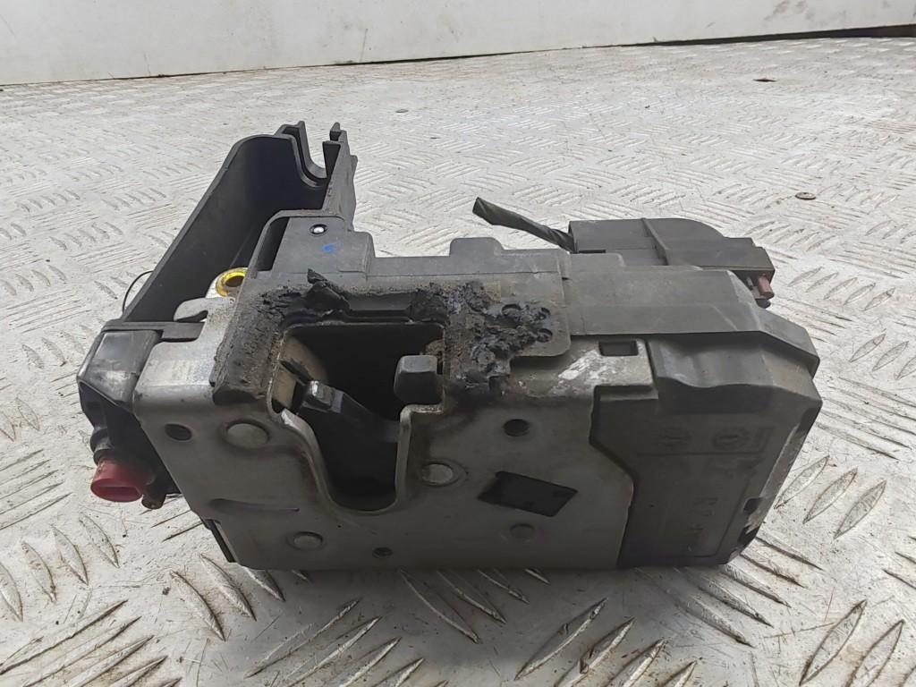 замок двери задней правой Opel Zafira B 2008, 1.9 л., дизель, МКПП, серый, минивэн, 13210739