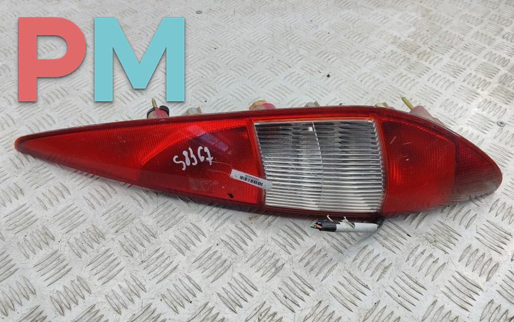 фонарь задний правый Ford Mondeo 3 поколение 2001, 2.0 л., бензин, МКПП, серый, универсал, 1S7113404C - фото №1