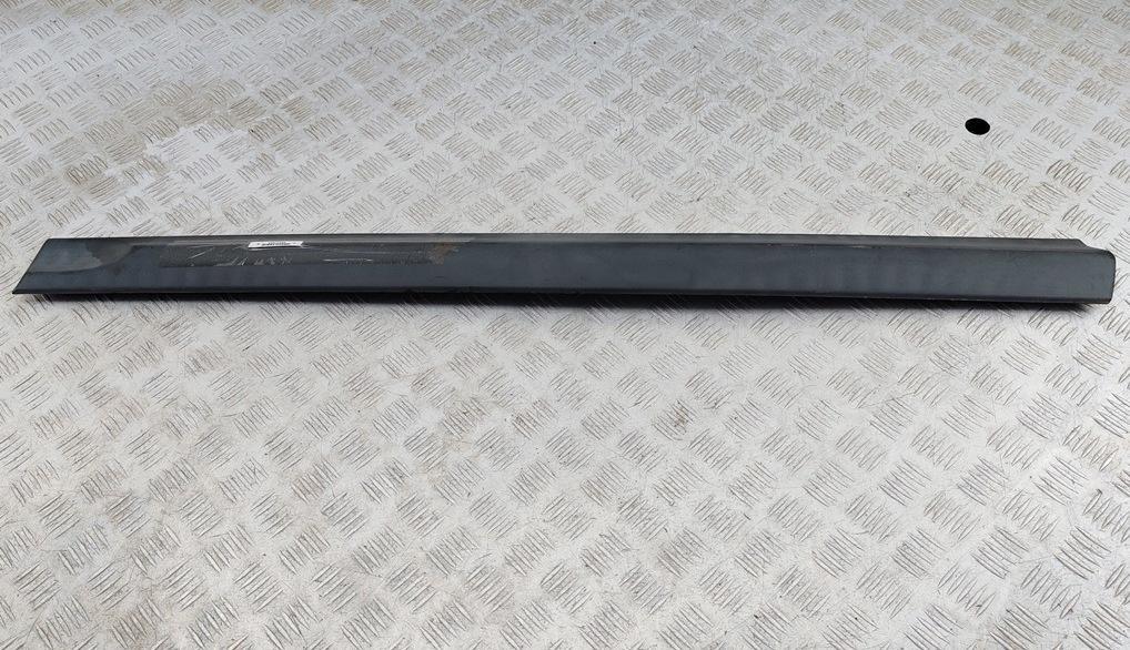 молдинг двери передней правой Opel Zafira 1 поколение (A) 2002, 2.2 л., бензин, АКПП, серый, минивэн, 90597588 - фото №1