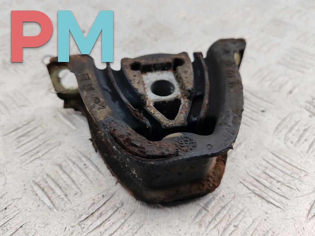 кронштейн (крепление) Opel Omega B 1997, 2.0 л., бензин, АКПП, зелёный, седан, 90447197 - фото №1