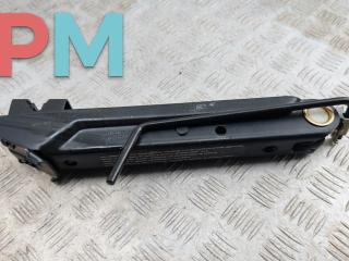 домкрат Opel Omega B 1997, 2.0 л., бензин, АКПП, зелёный, седан, 90468251