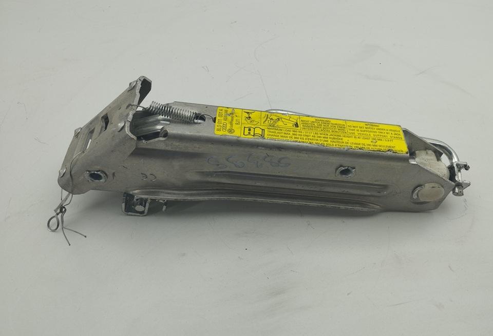 домкрат Audi A6 C5 1998, 2.4 л., бензин, МКПП, серый, универсал, 8L0011031A