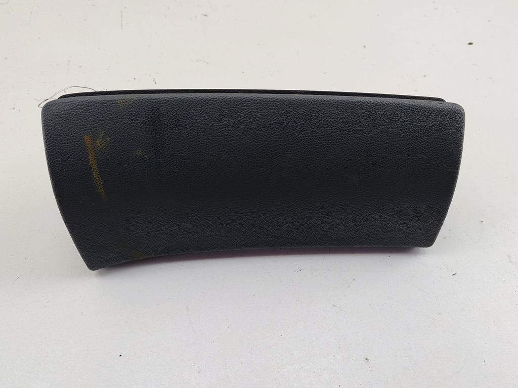 бардачок Skoda Fabia 2 поколение (5J) 2009, 1.4 л., бензин, МКПП, чёрный, универсал, 5J1857096B - фото №1