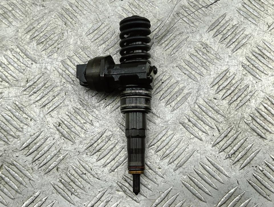 форсунка Volkswagen Passat B6 2007, 1.9 л., дизель, МКПП, чёрный, универсал, 038130073BN