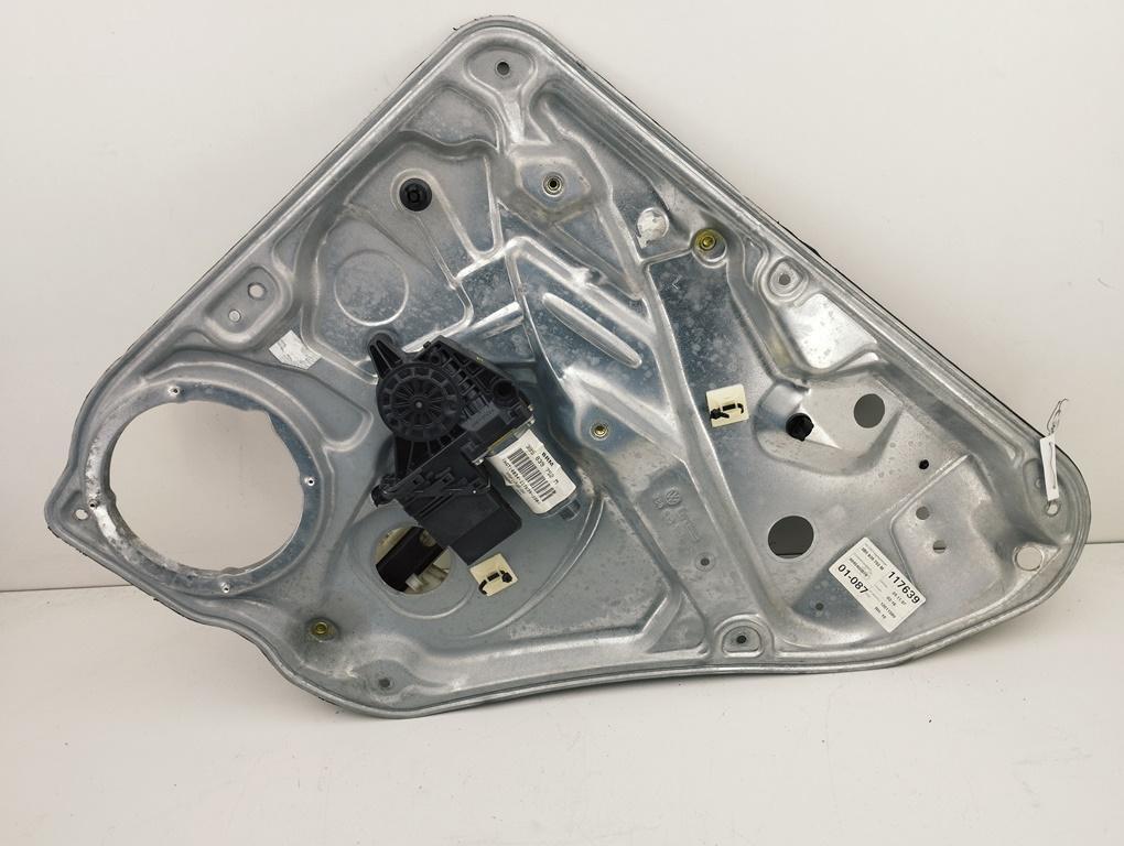 стеклоподъемник электрический задний правый Volkswagen Passat B5 1997, 2.3 л., бензин, МКПП, зелёный, седан, 3B5839752M - фото №1