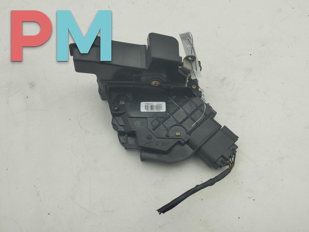 замок двери передней левой Ford Focus 2 поколение 2005, 1.6 л., i, бензин, МКПП, чёрный, хетчбэк 5 дв., 3M5AR21813ER - фото №1