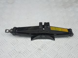 домкрат Toyota Auris 1 поколение 2007, 2.0 л., дизель, МКПП, хетчбэк 5 дв.