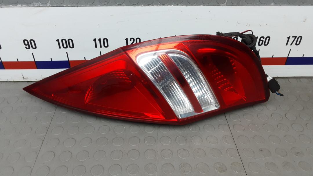 фонарь задний правый Hyundai i30 FD 2008, 1.4 л., бензин, МКПП, хетчбэк 5 дв. - фото №1