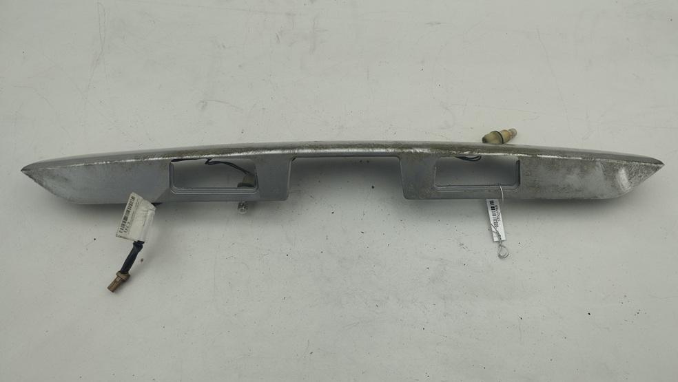 накладка подсветки номера Nissan Almera N16 2003, 1.5 л., бензин, МКПП, серый, хетчбэк 5 дв., 90810BM460