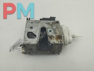 замок двери передней левой Audi A4 B5 1997, 1.8 л., бензин, МКПП, синий, универсал, 8D1837015F