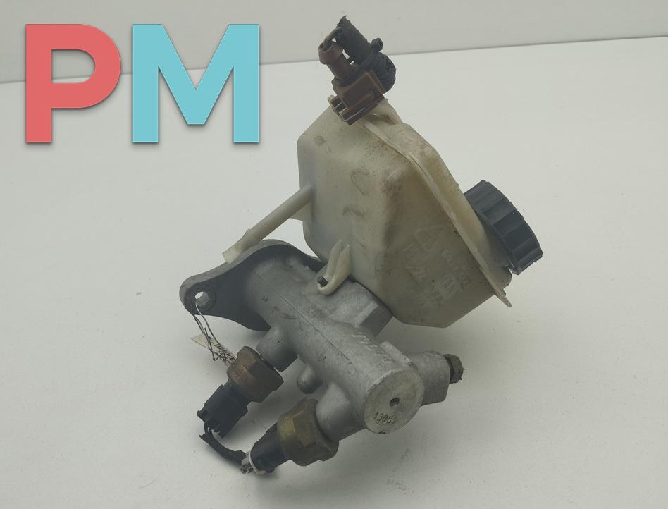 цилиндр тормозной главный Volvo V70 2 поколение 2001, 2.3 л., бензин, АКПП, чёрный, универсал - фото №1