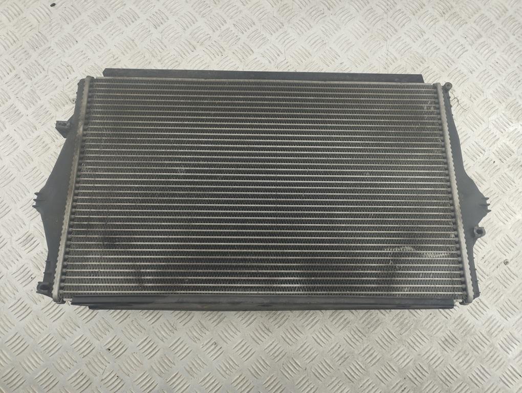 радиатор интеркулера Volvo V70 2001, 2.3 л., бензин, АКПП, чёрный, универсал