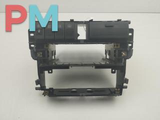 рамка под магнитолу Audi A4 B5 1997, 1.6 л., бензин, МКПП, зелёный, седан, 8D0858005