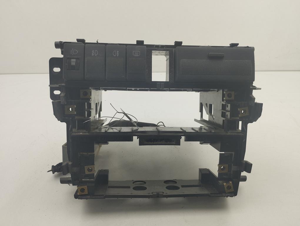 рамка под магнитолу Audi A4 B5 1998, 1.9 л., дизель, МКПП, синий, седан, 8D0857007