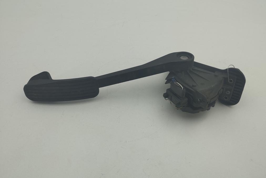 педаль Volvo S80 1999, 2.0 л., бензин, МКПП, чёрный, седан, 9496822