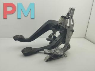 узел педальный (блок педалей) Audi A4 B6 2003, 2.5 л., дизель, МКПП, красный, универсал, 8E1721117A